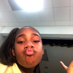 Meet your Posher, Laila